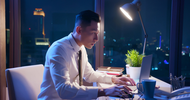 摩羯座、处女座、射手座只专注于事业上，所以自然没多余时间谈恋爱。（示意图／Shutterstock）