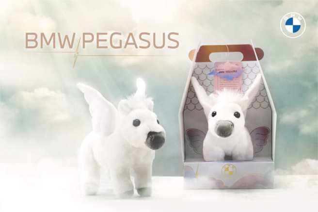 「BMW Pegasus」飞马玩偶将于自本月27日中午12点开始在BMW精品官网限量贩售。（汎德提供）