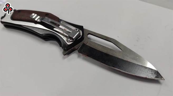 高雄一所国中某学生携带折迭刀到学校，同学见状询问「这刀利不利？」没想到该生竟当场拿同学当实验品，往同学手臂划去，同学手臂立刻冒出血来。（示意图／本报资料照片）