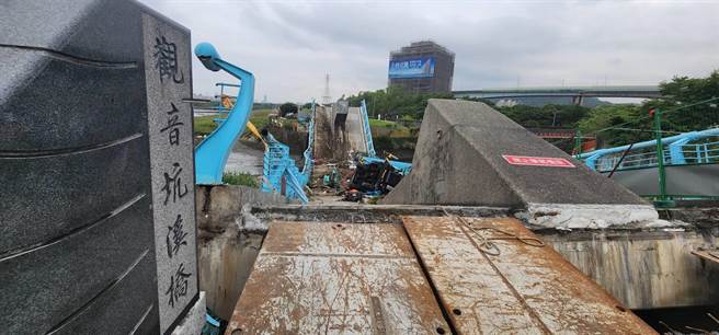 新北市五股区观音坑溪桥自行车道今发生断桥事故，有3名工人受伤。对此，新北市高滩处表示，目前已暂时封闭工地现场，后续将邀请技师公会到场协助检视相关处理措施，事故原因仍在厘清。（本报资料照／黄敬文摄）