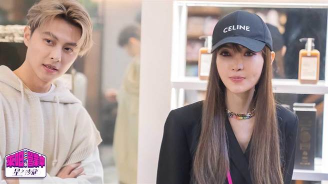 谢金燕（右）跟王子。（TVBS提供）