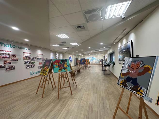 当国考遇见艺术  国考艺文走廊揭牌 朱振南「师说」与应考人相伴。考选部提供