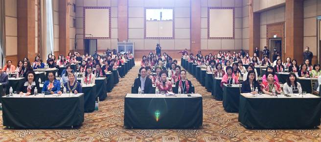 桃园市青年局补助桃园市青年国际职业妇女协会办理第3届亚太区青年论坛，邀请国内外各领域专家学者，深度讨论后疫情时代的智慧教育、经济转型与艺文产业等主题。（桃园市政府提供／蔡明亘桃园传真）