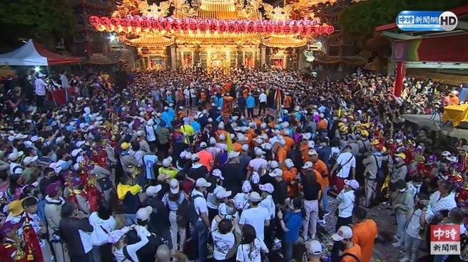 「大甲妈祖遶境」今（21）日晚间11时05分正式起驾。（图／中时新闻网YT）