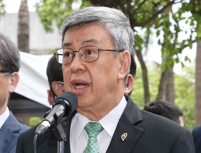 行政院長陳建仁（見圖）稱新北市要為槍擊案負起責任，遭媒體人黃揚明痛批失格。（趙雙傑攝）