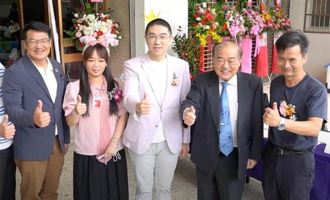 ▲基隆市长谢国梁（中）、前市长张通荣（右二）亦有出席基中校庆。（徐佑升摄）