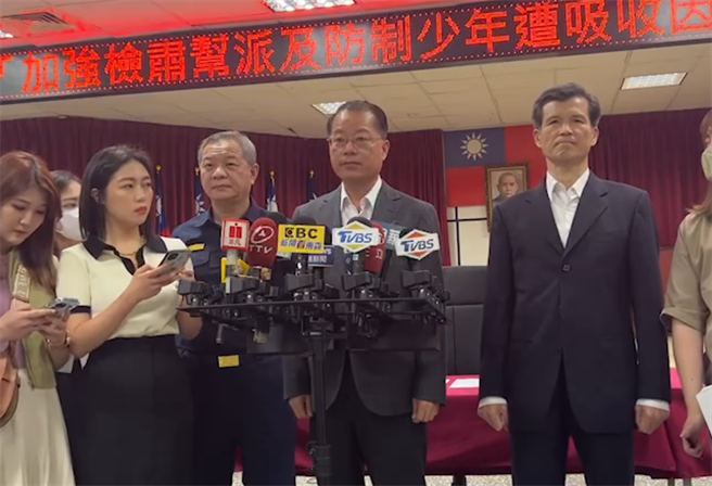 新北市连2日发生枪击案，警政署长黄明昭今亲自坐镇新北市，他表示，前已锁定竹联帮弘仁会涉及当铺枪击案。（警方提供）