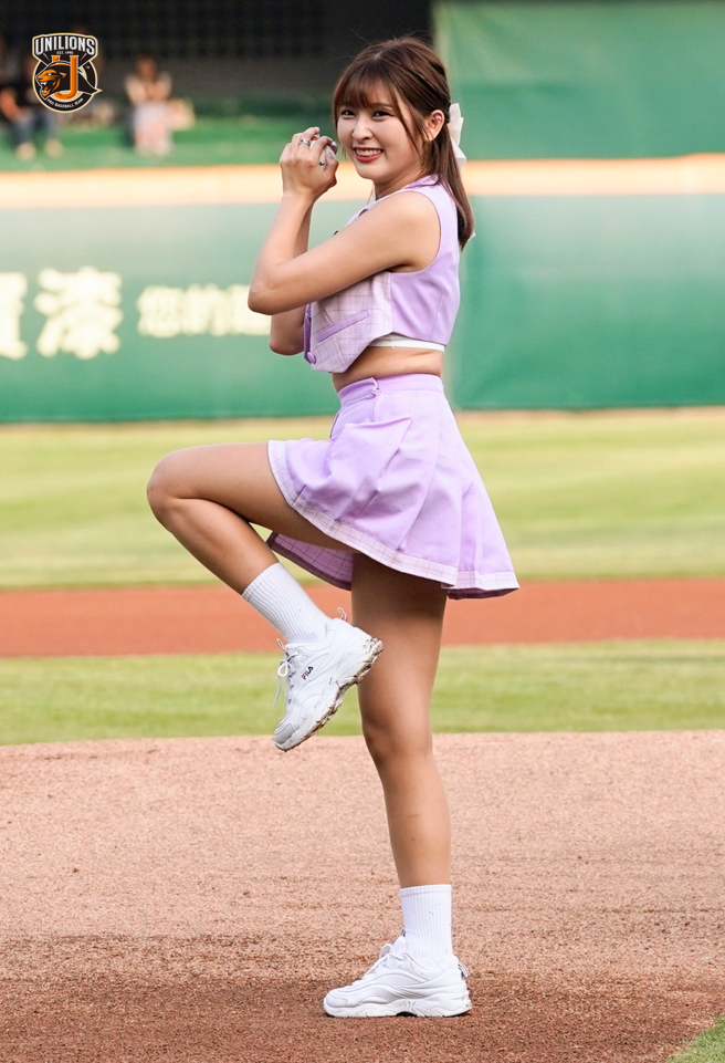 统一狮22日举行棒篮双狮主题日，瑟七担任开球嘉宾。（统一狮提供）