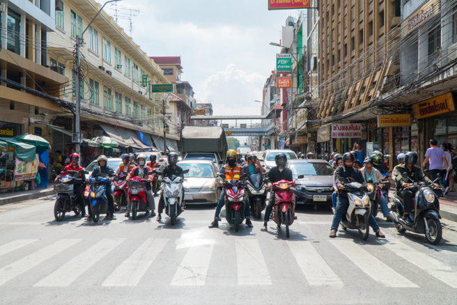 全國多地出現極端高溫 泰國當局建議民眾避免出門。(示意圖/達志影像)