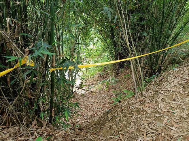 警方表示現場岸邊泥濘溼滑，至於老翁溺斃原因，還有待進一步調查釐清。（基隆市警察局提供／徐佑昇基隆傳真）