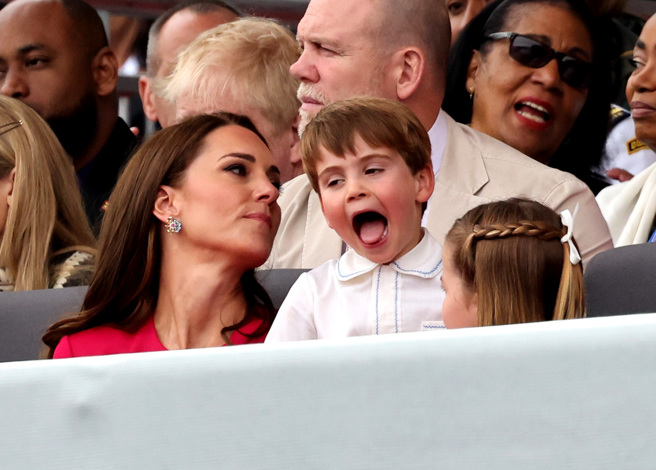 图为2022年6月小路易在女王登基70周年的庆祝活动上坐不住。（资料照／TPG、达志影像）
