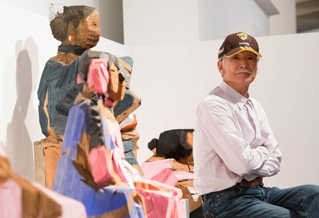 85岁的雕刻大师朱铭，昨(22)日晚间10时许，被家属发现在家轻生；检察官初判是「久病厌世」，家属并无意见，遗体已经发还家属办理后事。（朱铭美术馆提供) 