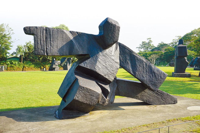 朱铭的《单鞭下势》是《太极系列》最着名的作品之一。（报系资料照）