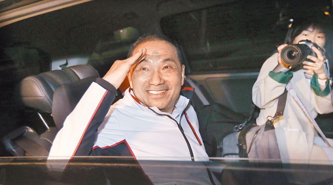 侯友宜22日结束新加坡之旅参访搭机返台，立即直驱新北市刑大关心枪击案侦办进度。（中时资料照／范扬光摄）