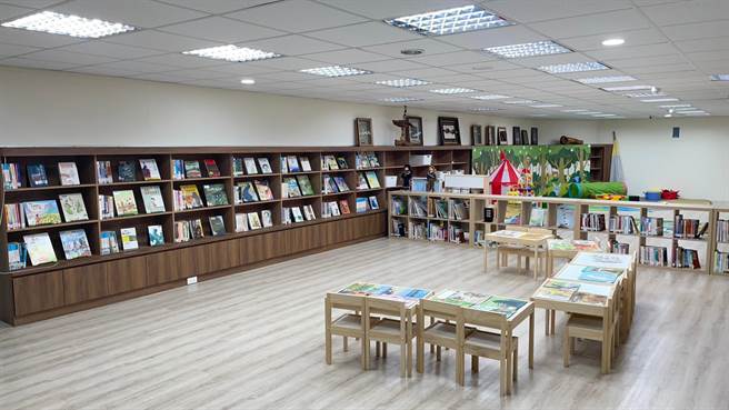 高雄市原住民故事馆的原住民数位文化学习中心，有儿童阅览空间及游憩空间。（林雅惠摄）