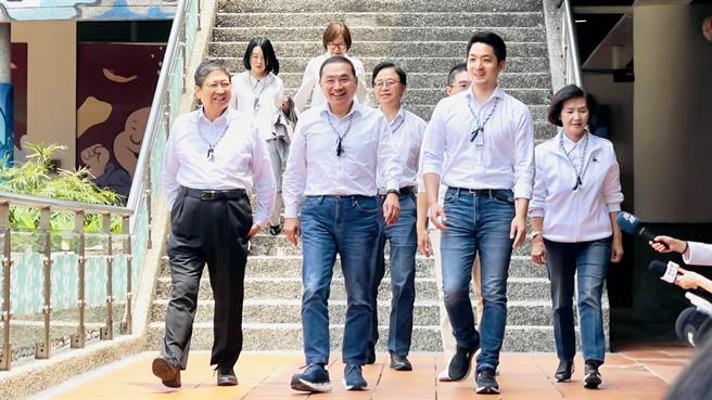 今年「北臺区域发展推动委员会」由新北市主办，8名县市首长及其代表齐聚一堂，共同讨论跨域治理。（吕健豪摄）