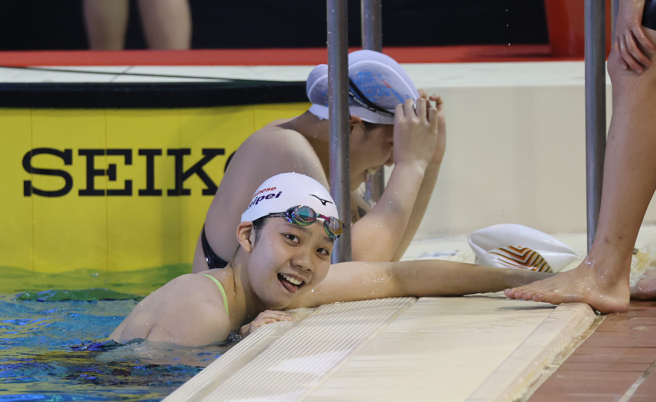 新竹市新竹高商廖佑菲拿下112全中运游泳高女组50公尺仰式金牌。（宏道运动发展基金会提供）