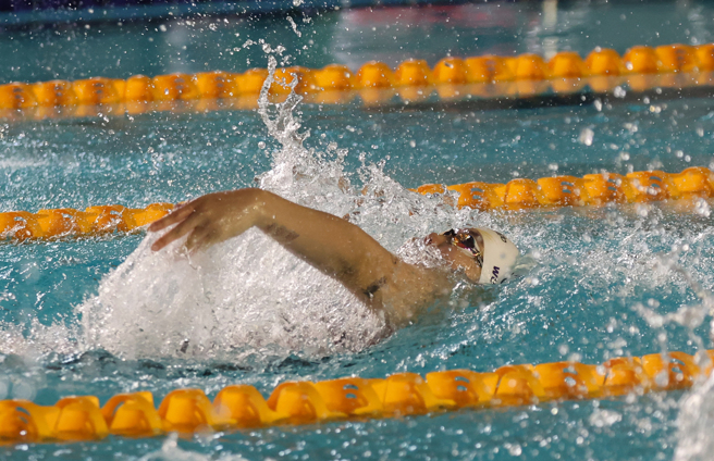 游泳女子50公尺仰式全国纪录保持人吴以恩，在112全中运游泳高女组50仰意外屈居银牌。（宏道运动发展基金会提供）