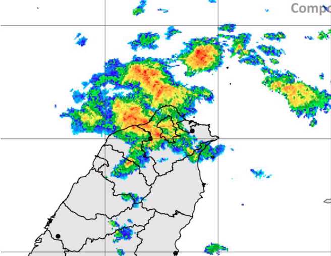 台湾颱风论坛今上午提醒北部注意，有云雨带突袭。(翻摄自气象局)
