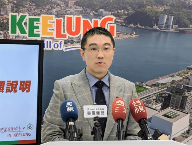 基隆市长谢国梁表示，将就政院撤销基市府准许护海公投提出诉愿，并痛批执政党是摀住被害者嘴巴的暴力犯。（张志康摄）