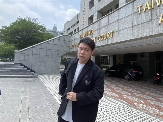 刘伟健今日到台中高分院出庭，庭后受访时表示，真的不要犯案，是会被关的。（张妍溱摄）