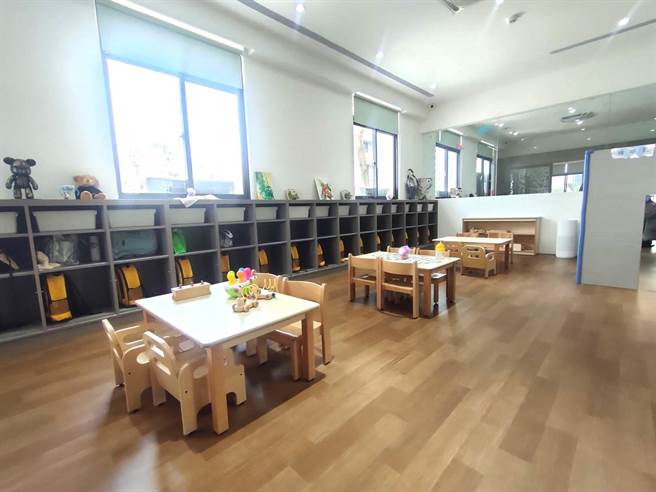 台中市北屯區第3座公托「北屯舊社托嬰中心」24日上午熱鬧開幕，內部相當寬敞、明亮。（潘虹恩攝）