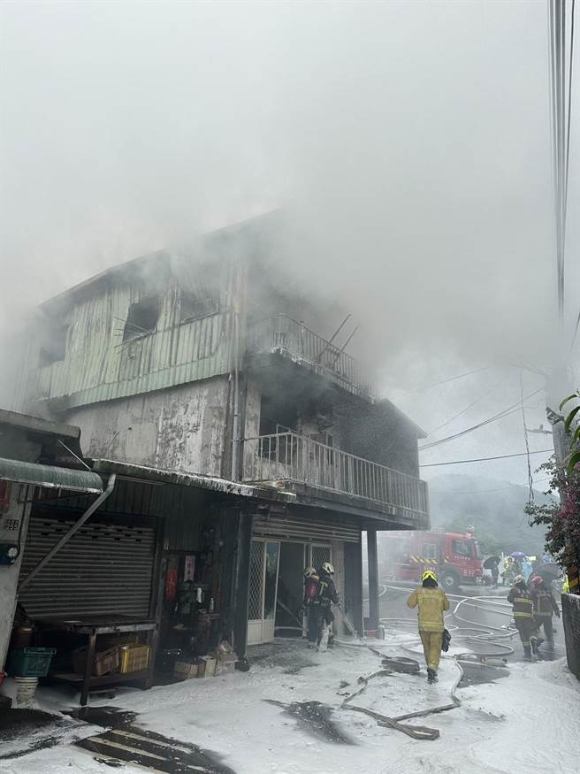 基隆市暖暖区一处民宅失火，导致一人死亡。（基隆市消防局提供／张志康基隆传真）