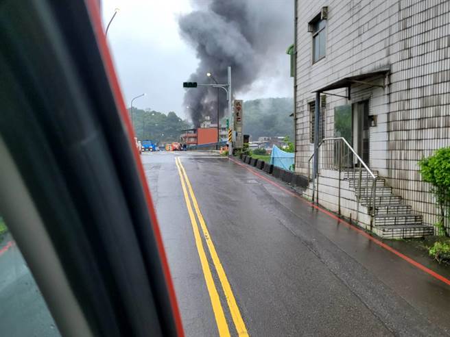 基隆市暖暖区一处民宅失火，导致一人死亡。（基隆市消防局提供／张志康基隆传真）