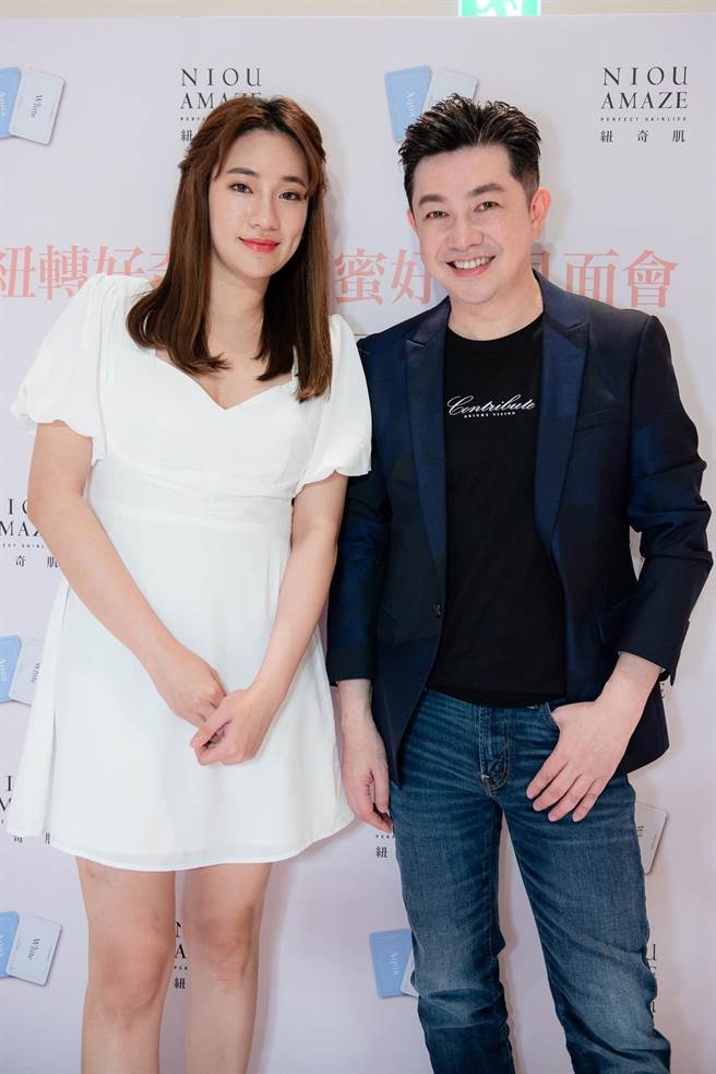 蒂蒂（左）、李明川分享保养秘方。（纽奇肌提供）