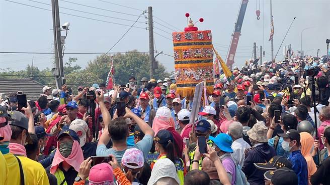 走过3年疫情，今年大甲妈遶境参与信眾倍数成长。（吕妍庭摄）