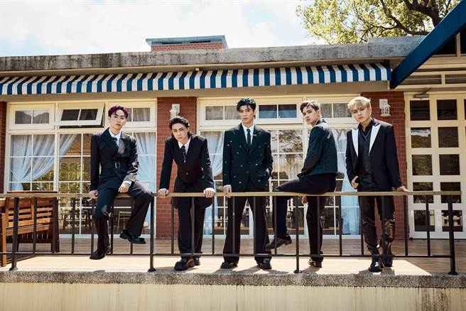 FEniX主打歌〈Look At Me〉MV在10天内突破百万点击。（踢帕娱乐提供）