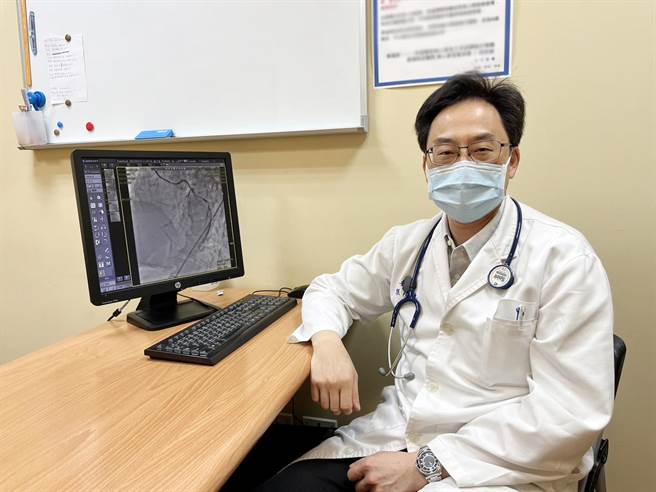 澄清医院中港院区心臟血管内科医师孙德光表示，近3成的心肌梗塞患者以非典型心绞痛的症状表现，特别是年长者常以为是急性胃炎、感冒、气喘等，甚至延误送医。（澄清医院中港院区提供／潘虹恩台中传真）