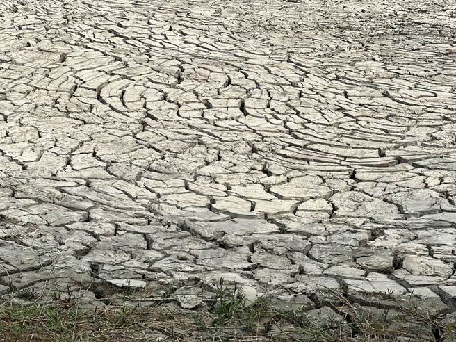 高雄水情严峻，图为月世界乾旱情形。（本报资料照片）