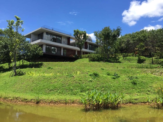 遭爆借人头买原保地「盖豪宅民宿」，罗文嘉：乱丢泥巴。图为 山里生活民宿(图取自 观光局 台湾旅宿网)