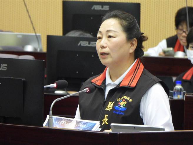 花莲县议会第20届第一次定期大会开始今开幕，县长徐榛蔚进行施政报告莫约1小时后，突遭议长张峻打断，将透过其他途径向乡亲报告未说明完成的内容。（罗亦晽摄）