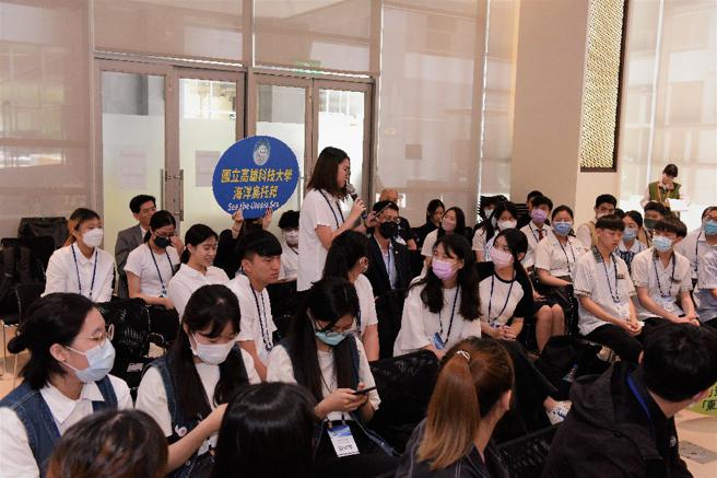 各团队队长分享计画内容 提出如何解决海洋面临的问题(海洋委员会提供)