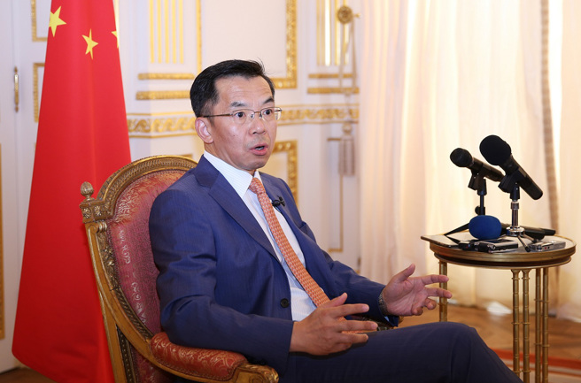 中国驻法大使卢沙野在访谈中称「前苏联国家不具独立国家的主权地位」的言论，引起欧美国家广泛挞伐。（图／中新社）