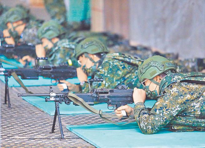 澎防部陆军21岁的志愿役士兵张兆林，因休假联络不到人，她的母亲在澎湖十数个脸书社群PO文急寻，部队立即派出同僚、部队长官60多人，到他常出入的场所找人。（示意图非新闻中当事人/本报资料照）