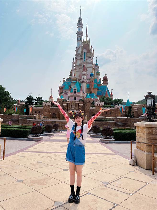 琳谊挑战多项刺激游乐设施。（相映国际提供）