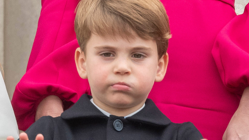 路易小王子5歲生日時所穿的藍色毛衣被掃光。（圖／達志影像）
