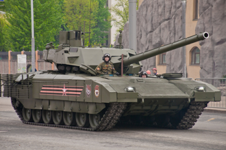 俄T-14主戰坦克首現烏克蘭 這回學乖了