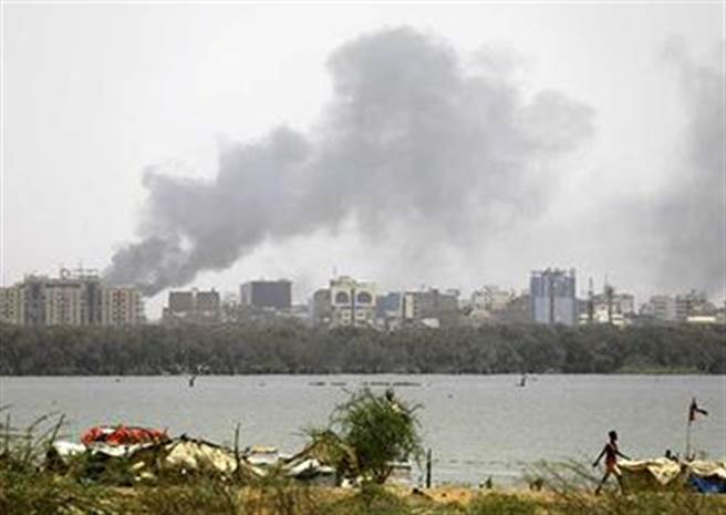 苏丹停火72小时，第一批大陆公民已安全撤离。（观察者网）