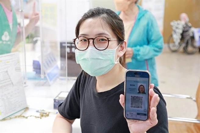 新楼医院台南及麻豆2个院区，即日起门诊全面启用数位化看诊服务。（麻豆新楼医院提供／张毓翎台南传真）