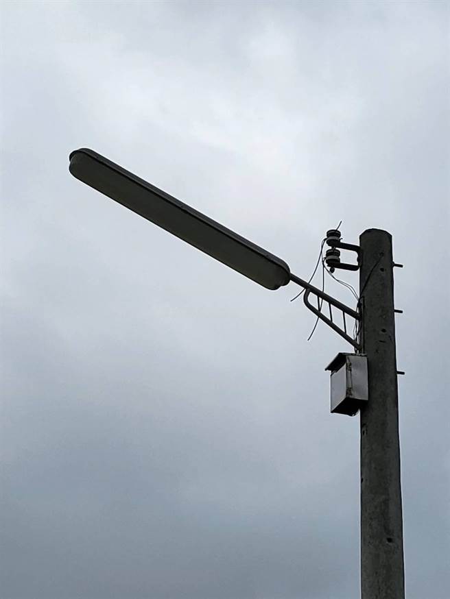 虎尾公所报案5处地点的电线被偷，导致路灯夜间失明，影响用路人安全。（虎尾分局提供）