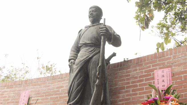 头份市徐骧纪念公园设立有多座徐骧抗日事蹟碑。（谢明俊摄）