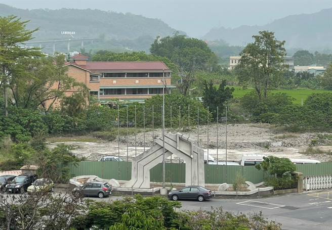 南投縣府教育處擬在舊南投縣議會用地、及草屯鎮旭光高中興建運動中心，將辦兩場公聽會說明並廣大建議。（楊靜茹攝）