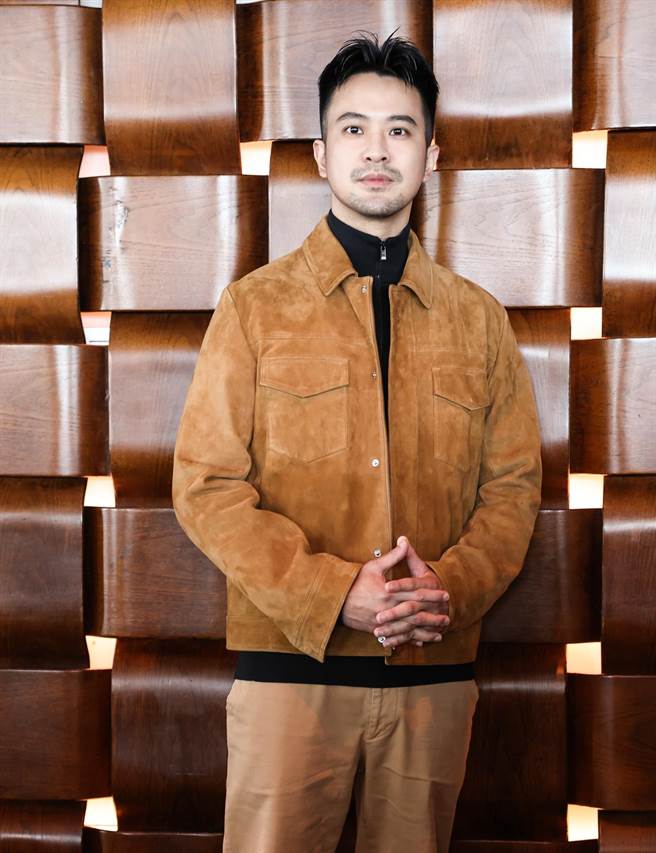 顏毓麟在《恶灵世界》饰演神父。（陈俊吉摄）