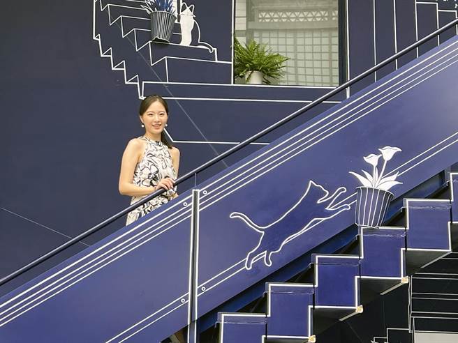 台南市蓝晒图文化园区内的天台空间，经改造后成为「梯屋蓝晒图」后，吸引民眾打卡拍照。（洪荣志摄）