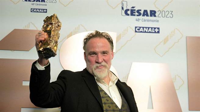 卜力藍內以《追兇12夜》勇奪凱薩獎最佳男配角。（海鵬提供）