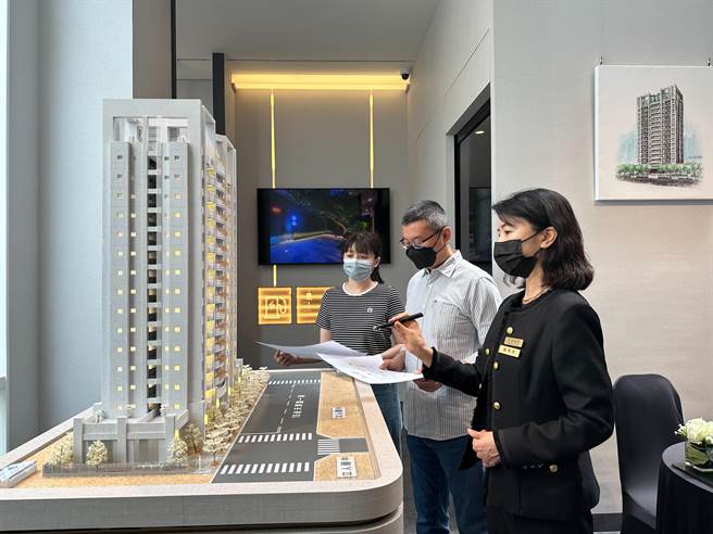 「聚富朗朗」主打28至34坪的3房产品，3月下旬开放预售，短短30天卖出超过5成。(林欣仪摄)